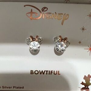 Disney Minnie Mouse Bowtiful Fine
Silver Plated Earrings